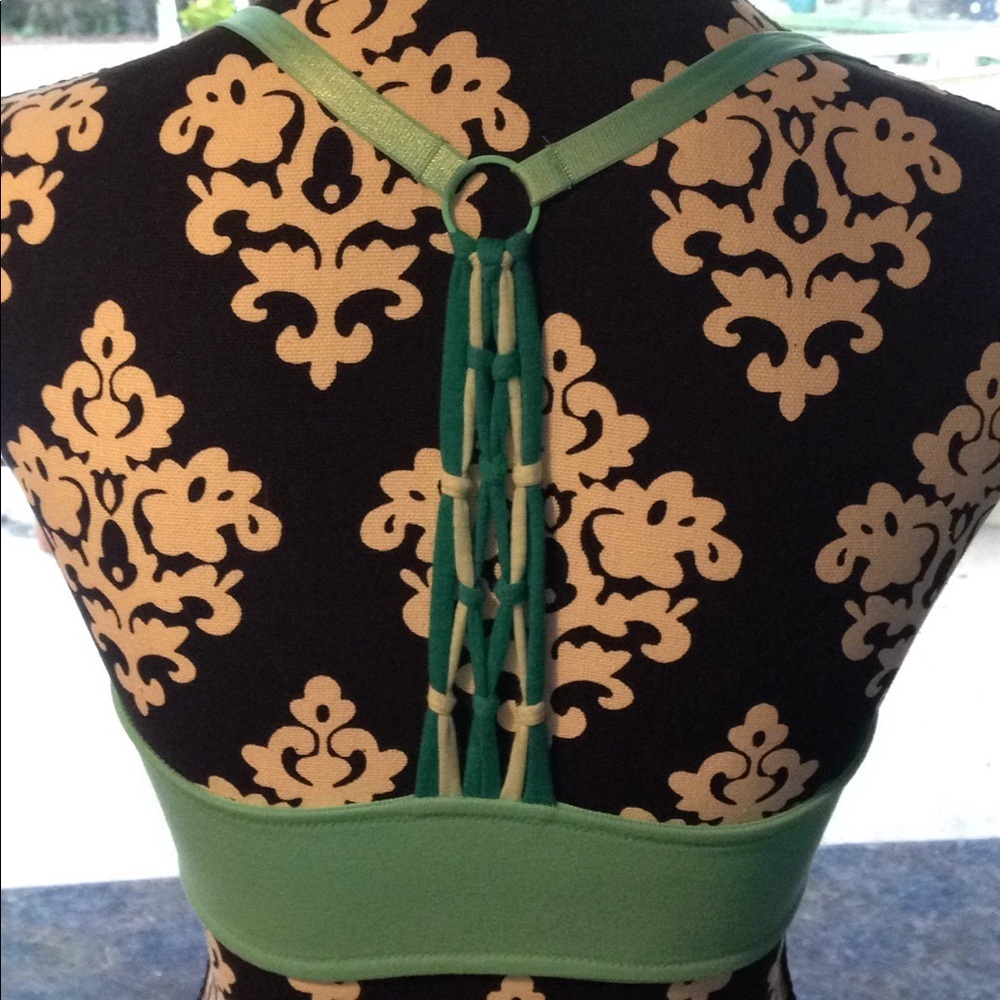 Victoria's Secret EUC green padded bra - Picture 2 of 7